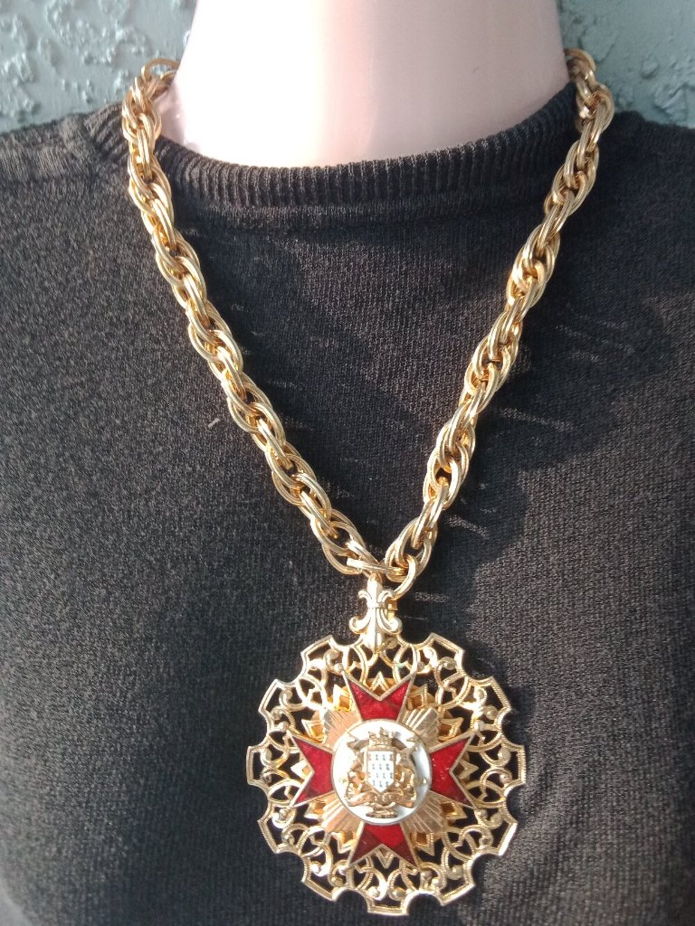 VINTAGE PENDANT MALTESE CROSS CELTIC BRETAGNE A MA VIE CREST SHIELD  NECKLACE